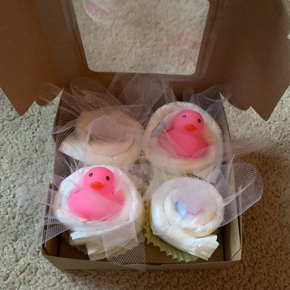 🧁Baby Gift! “CUPCAKES!” Pink Duckie Diaper “Cupcakes” Baby Girl Gift Set - Picture 2 of 5